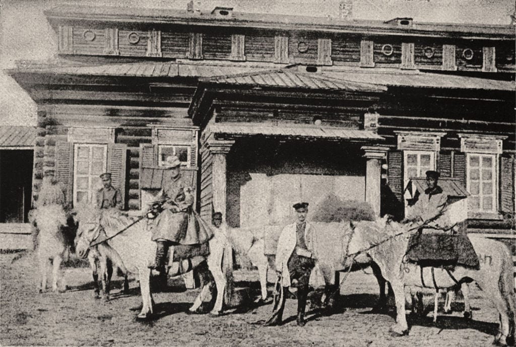 1024px-Kate_Marsden_leaving_Yakutsk